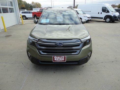 Used 2025 Subaru Forester Premium w/ Convenience Package #1 image 24