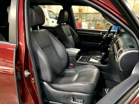 Used 2022 Lexus GX 460 Premium w/ Accessory Package image 8