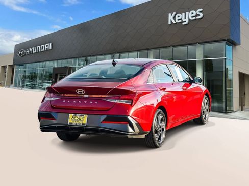 Certified 2025 Hyundai Elantra SEL image 4