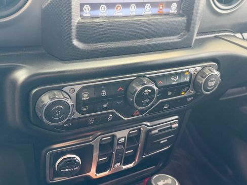 Used 2022 Jeep Wrangler Unlimited Sport AWD/4WD image 19