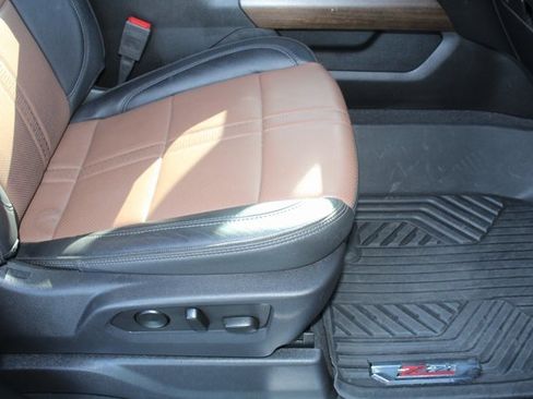 Used 2024 Chevrolet Silverado 1500 High Country w/ Technology Package image 19