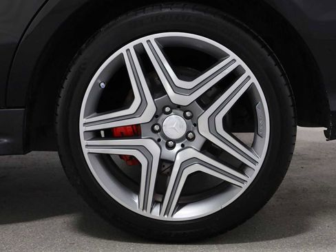 Used 2014 Mercedes-Benz ML 63 AMG 4MATIC image 34