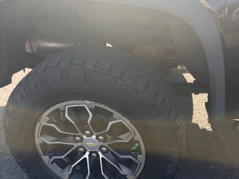 Used 2018 Chevrolet Colorado ZR2 AWD/4WD image 19