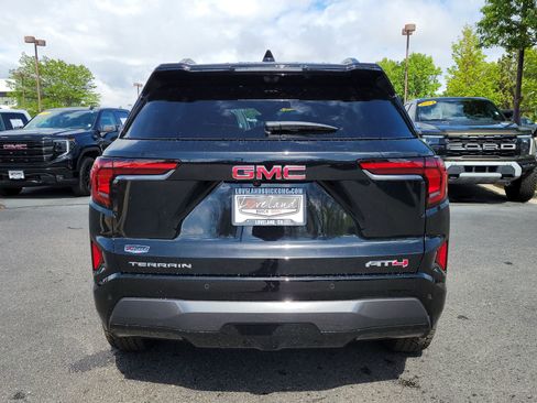 New 2026 GMC Terrain AT4 w/ Technology Package II AWD/4WD image 9