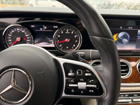 Used 2019 Mercedes-Benz E 300 4MATIC w/ Premium 1 Package image 29