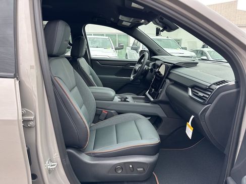 New 2026 GMC Acadia AT4 w/ Luxury Package AWD/4WD image 22