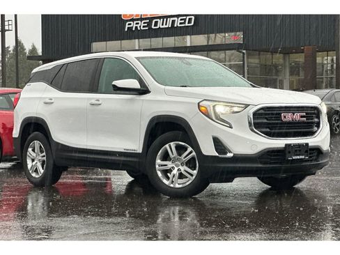 Used 2020 GMC Terrain SLE image 2