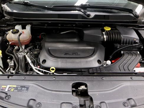 Used 2023 Chrysler Voyager LX FWD image 16
