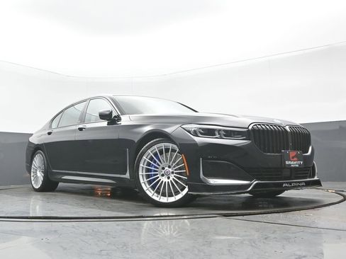 Used 2022 BMW ALPINA B7 xDrive w/ Luxury Rear Seating Package image 32