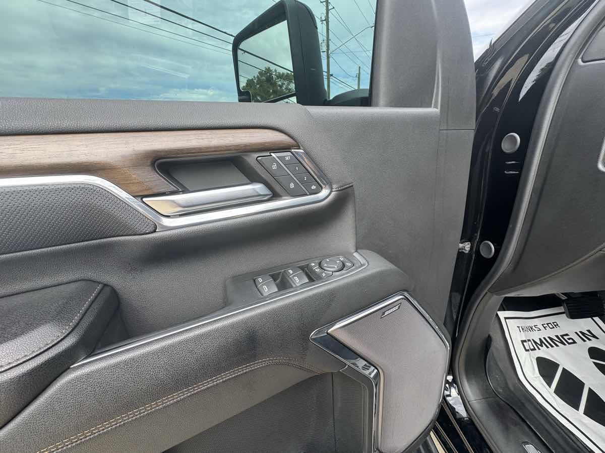 Used 2024 Chevrolet Silverado 2500 High Country w/ Midnight Edition AWD/4WD image 11