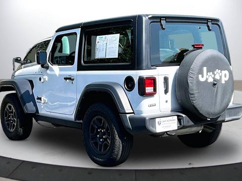Used 2024 Jeep Wrangler Sport AWD/4WD image 7