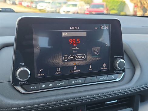 Used 2024 Nissan Rogue SV image 24