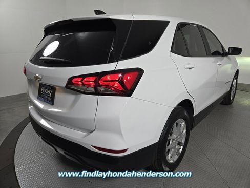 Used 2022 Chevrolet Equinox LS w/ LS Convenience Package image 6