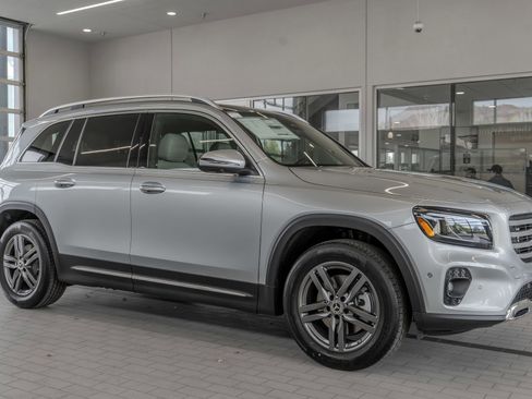 New 2026 Mercedes-Benz GLB 250 4MATIC image 12