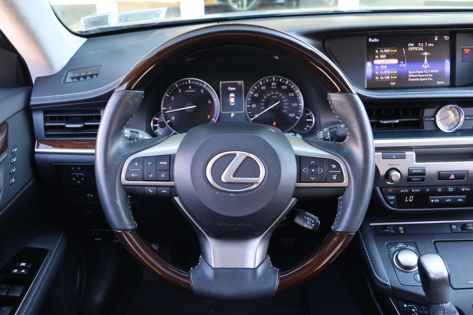 Used 2016 Lexus ES 350 w/ Premium Package w/Wood Trim FWD image 30