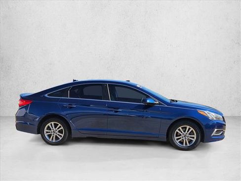 Used 2017 Hyundai Sonata SE image 4
