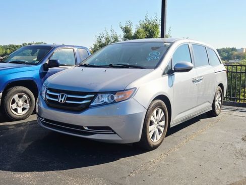 Used 2016 Honda Odyssey SE image 1