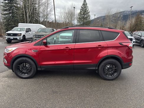 Used 2017 Ford Escape SE w/ Equipment Group 201A image 5