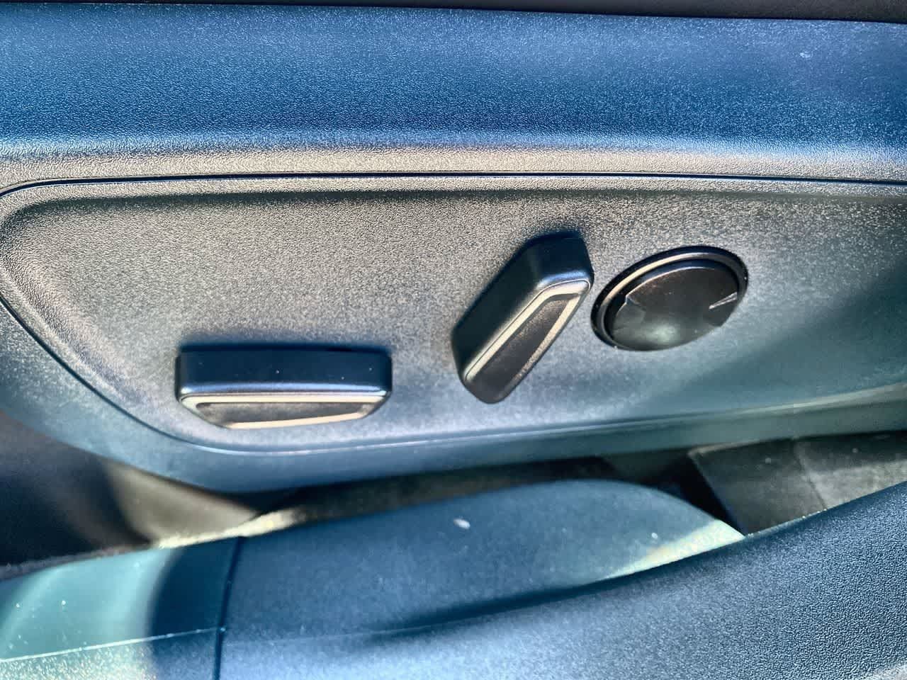 Used 2023 Ford Maverick Lariat w/ Lariat Luxury Package FWD image 12
