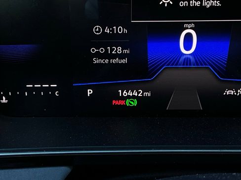 Used 2025 Volkswagen Jetta SE image 39