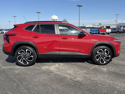 New 2026 Chevrolet Trax RS w/ Sunroof Package image 3