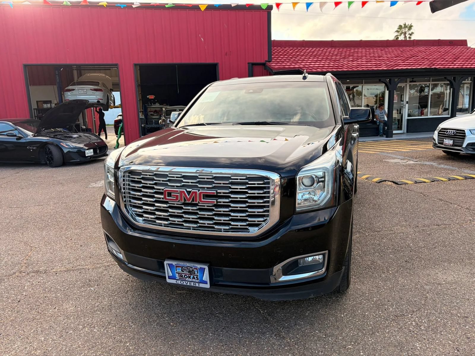 Used 2018 GMC Yukon XL Denali w/ Open Road Package AWD/4WD image 4