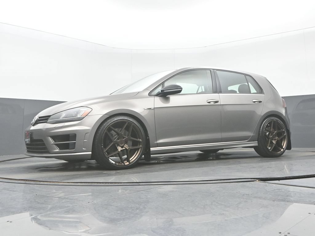 Used 2017 Volkswagen Golf R 4-Door AWD/4WD image 28