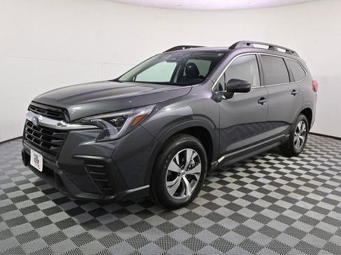 Used 2023 Subaru Ascent Premium w/ Convenience Package image 2