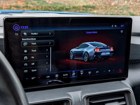 Used 2024 Ford Mustang EcoBoost image 21