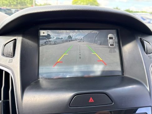 Used 2018 Ford Focus Titanium FWD image 9