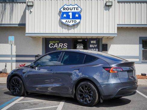 Used 2022 Tesla Model Y Long Range image 3