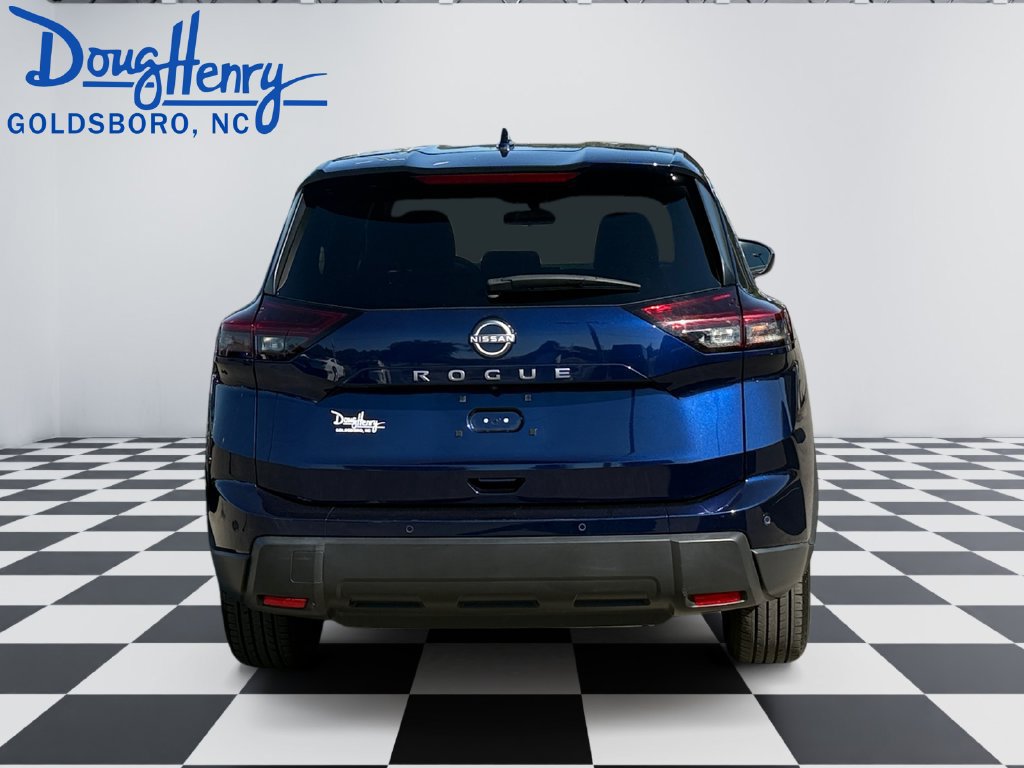 Used 2025 Nissan Rogue SV FWD image 4