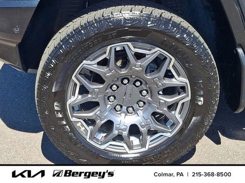 Used 2025 GMC Hummer EV 3X w/ LPO, Cargo Utility Package AWD/4WD image 9