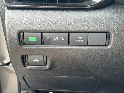 Used 2025 Nissan Sentra SV w/ All-Weather Package FWD image 17