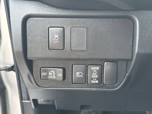 Used 2022 Toyota Tacoma TRD Off-Road w/ Technology Package AWD/4WD image 32