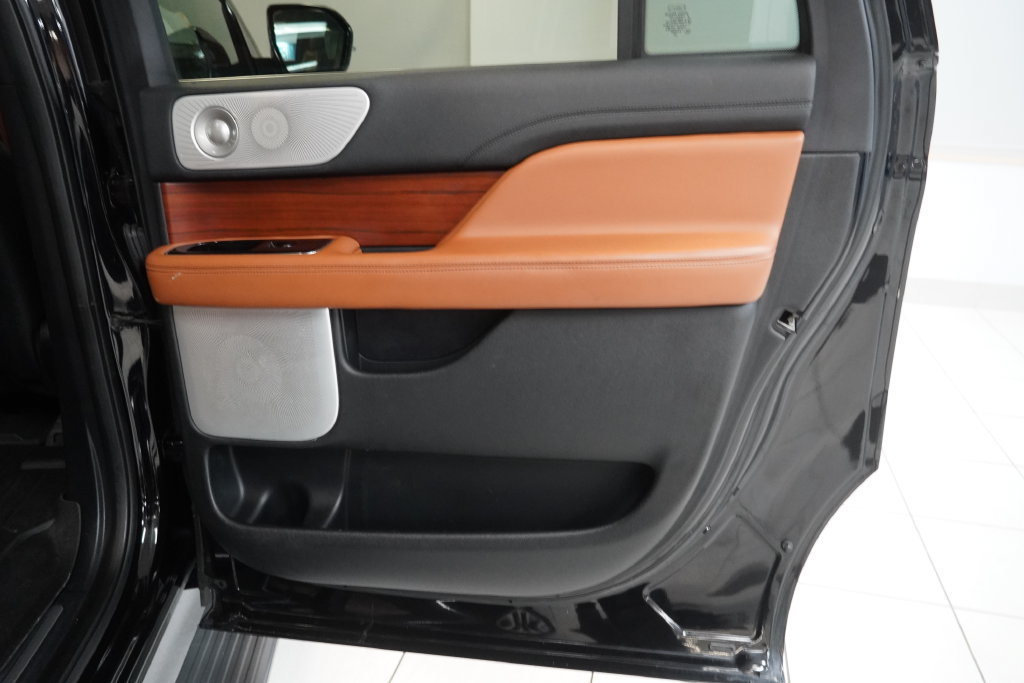 Used 2020 Lincoln Navigator L Reserve AWD/4WD image 35