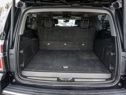 Used 2018 Chevrolet Suburban Premier AWD/4WD image 25