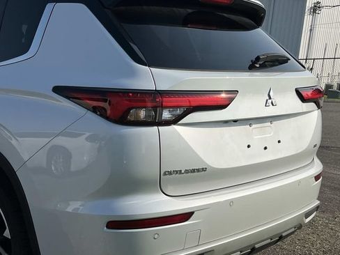 Used 2024 Mitsubishi Outlander SE Black Edition AWD/4WD image 10