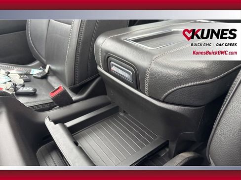 Used 2023 GMC Yukon XL Denali image 26