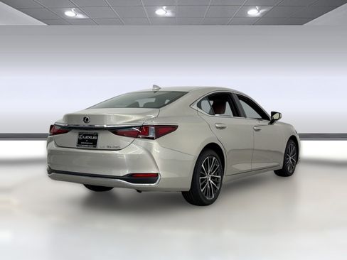 Certified 2023 Lexus ES 250 w/ Premium Package AWD/4WD image 9