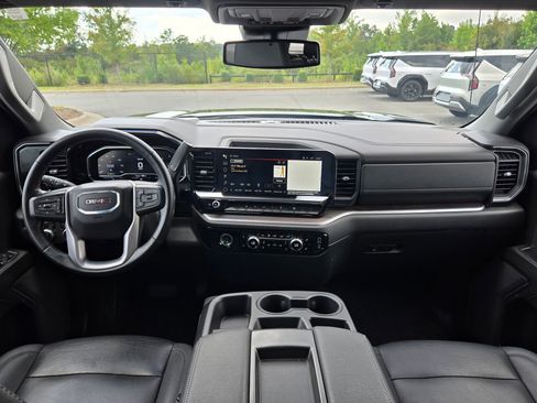 Used 2024 GMC Sierra 1500 SLT image 10