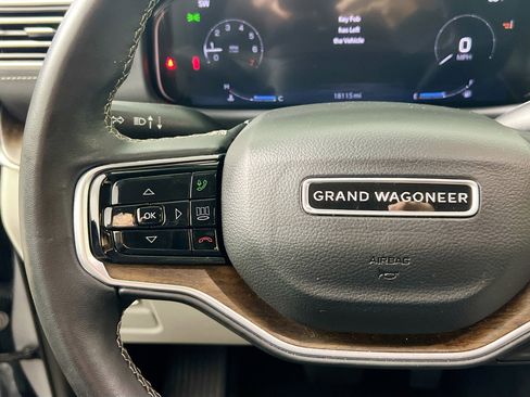 Used 2023 Jeep Grand Wagoneer Base image 17