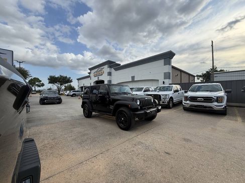 Used 2016 Jeep Wrangler Unlimited Sport AWD/4WD image 42