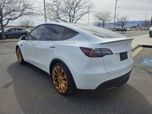 Used 2022 Tesla Model Y Performance image 8