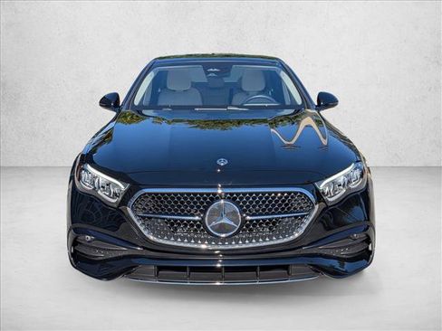 Used 2025 Mercedes-Benz E 350 Sedan image 2
