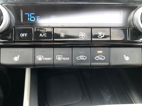 Certified 2024 Hyundai Elantra Limited image 21