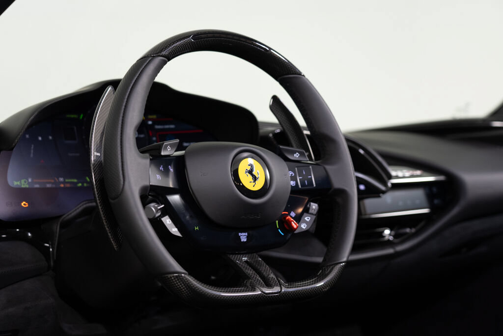 Used 2022 Ferrari SF90 Spider AWD/4WD image 8