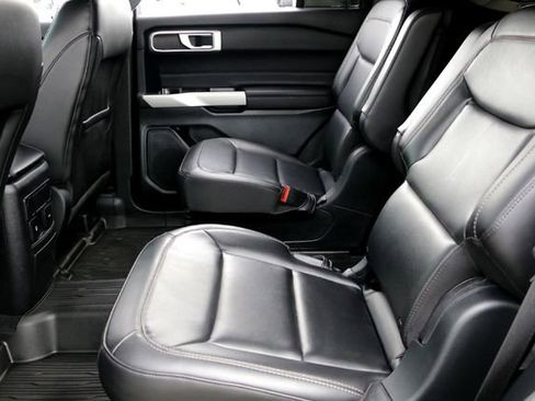 Used 2024 Ford Explorer XLT w/ Equipment Group 202A image 24