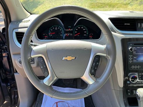Used 2014 Chevrolet Traverse LT FWD image 12
