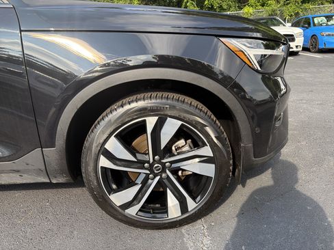 Certified 2023 Volvo XC40 B5 Plus w/ Protection Package Premier AWD/4WD image 13
